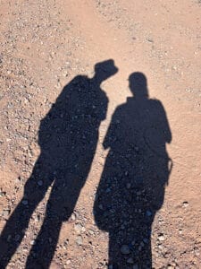 Schatten von 2 Menschen