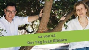 2 Menschen vor einem Baum